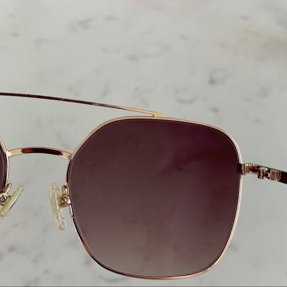 Guess Gold Trim Sunglasses - Picture 4 of 8